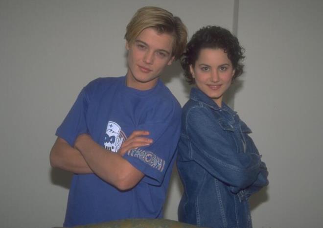 H�rriyet'ten Zelal �zalp'e konu�an Arda Kural , “Evim yok art�k. O y�zden sevdi�im B�y�k�ekmece insanlar�n� yak�ndan g�rebildi�im bu kafede ya�ayaca��m. Sadece burada da de�il, her yer benim evim. �ezlong dolu B�y�k�ekmece. Buralarda uyuyorum ama mutlu uyuyorum” a��klamas�n� yapm��t�...