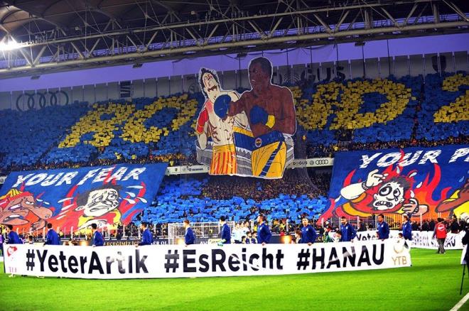 Fenerlilerin gnlnden 3 hoca geiyor: te yandan Fenerbaheli taraftarlarn gnlnden 3 Trk hoca geiyor.