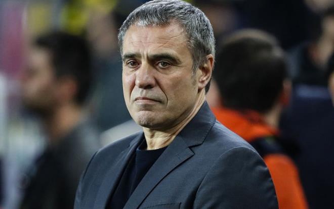 Kadky'de 21 yl sonra gelenek deiti. 1999'dan beri rakibini deplasmanda yenemeyen Galatasaray eytann bacan krd ve matan 3-1 galip ayrld. Fenerbahe, Kruse'un golyle ne gemesine karn; Sar Krmzllar Ryan Donk, Falcao ve Onyekuru'nun golleriyle sonuca gitti.