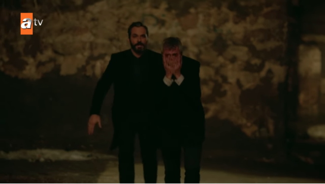 Hayatnn bir yalan zerine kurulup kurulmadn anlamak isteyen Miran rendii yeni bilgilerle verdii savan dengelerini deitirir.