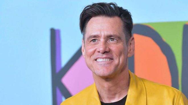 Zeka kendini farkl farkl alanlarda gsterebiliyor. Biz sadece anlayabildiklerimize stn zekal diyoruz. rnein kinestetik zeka diye bir kavram var. Bedensel zeka yani. Bunun yurt d rnei Jim Carrey, bizim lkemizdeki rnei ise Ahmet Kural.