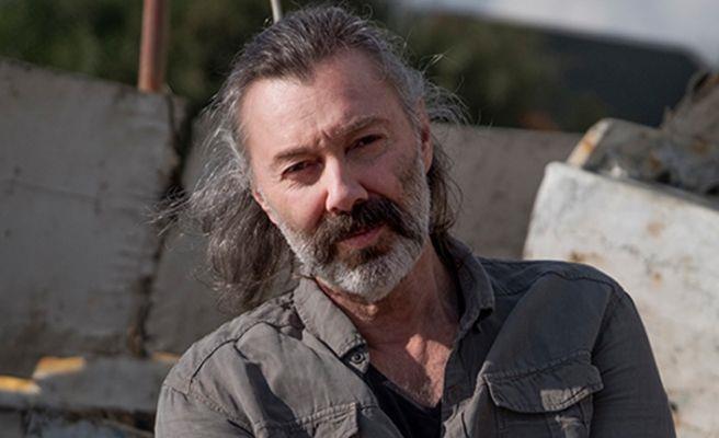 Yeni Balayanlar in Aikido adl bir kitap yazan Hakan Karahan'n, daha sonra Kafamdaki Ses ve ntizar adl iir kitaplar kt.