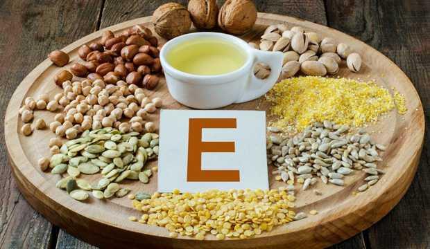 Dolaysyla salkl beslenerek aslnda kanserden yzde 30 gibi bir oranda korunabiliyoruz. stelik salkl beslenmek, her gn 30 dakika tempolu yrmek ve ideal kilo aralnda kalmak gibi 3 nemli kurala dikkat ettiimizde bu oran 40&#8217;lara kadar ykseliyor. Beslenme ve Diyet Uzman zge al kanserden korunmak iin nerilerde bulundu.