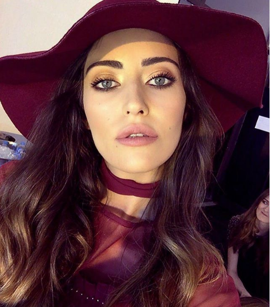 Miss Turkey 2009 gzellik yarmasnda finalist, Miss Kemer Gzellik yarmasnda ise ikinci olmutur. 2011 ylnda Best Model of Turkey yarmasnda birinci oldu.