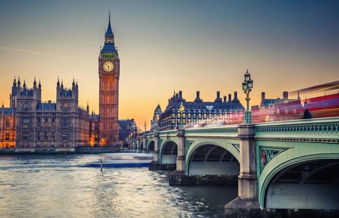 4- NGLTERE  Listenin drdnc srasnda yer alan ngiltere'deki Trk says ise 400 bin.