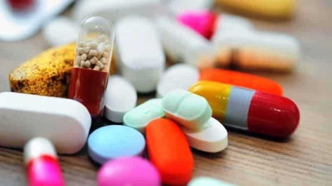 Prof. Dr. Aksu, yaplan almalarn, karanlkta salglanan melatonin hormonunun bakl kuvvetlendirdiine, eksikliinin ise bakl olumsuz etkilediine iaret ettiini vurgulad.