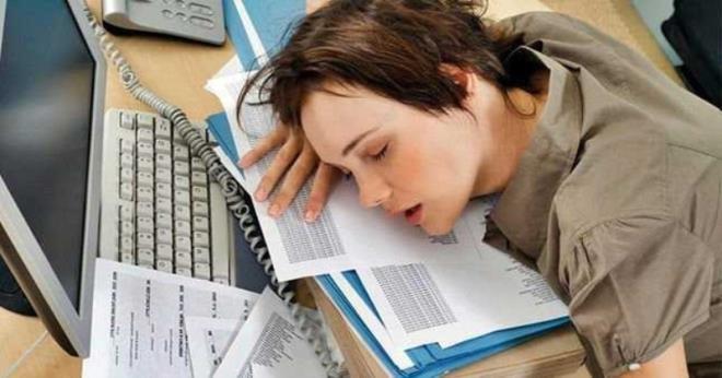 23.00-02.00 SAATLER ARASINDA UYKUDA OLMAK ART  deal uyku sresinin kiiden kiiye deimekle birlikte, her salkl insann en az 6 saat uyumas gerektiini belirten Prof. Dr. Murat Aksu, zellikle gece 23:00 ile 02:00 saatleri arasnda uykunun ok nemli olduunu vurgulad.