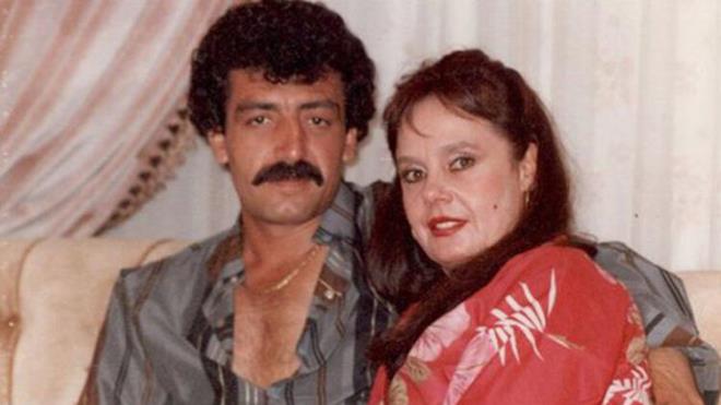 Yaklak 44 yllk kariyerinin byk blmnde, hemen her yl birka albme imza atan ve toplam 78 albm karan Grses, yaam boyunca "kenar mahalle" ya da "varo" mzii yapt ynnde eletirilere maruz kalsa da her trden mzisyenin ve mzikseverin saygsn kazanmay baard.