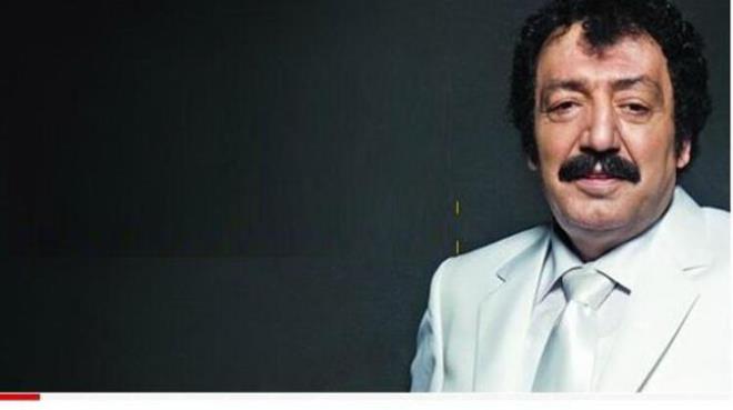 Yaad aclarla sanatn youran Grses, arklarnda, kendisini umutsuz, aresiz hissedenlerin hislerine tercman olmaya alt. Bir rportajnda Orhan Gencebay ile arasndaki fark, ''Orhan aabey bizim pirimizdir. Orhan Gencebay, 'Byle gelmi, byle gitmez' diyor. Bizse 'Byle gelmi, byle gider' diyoruz'' szleriyle ifade etmiti.  Mslm Grses, "Gnl Teknem" adl albmnn yan sra yazar Murathan Mungan'la ortak projesi "Ak Tesadfleri Sever" adl albm 2006'da kararak mzikseverlerin beenisine sundu. David Bowie, Bjork, Bob Dylan ve Leonard Cohen'in de aralarnda olduu birok yabanc mzisyenin bestelerine Mungan'n yazd szleri yorumlayan sanat, albmde Haris Alexiou arksn Sezen Aksu ile birlikte seslendirdi.