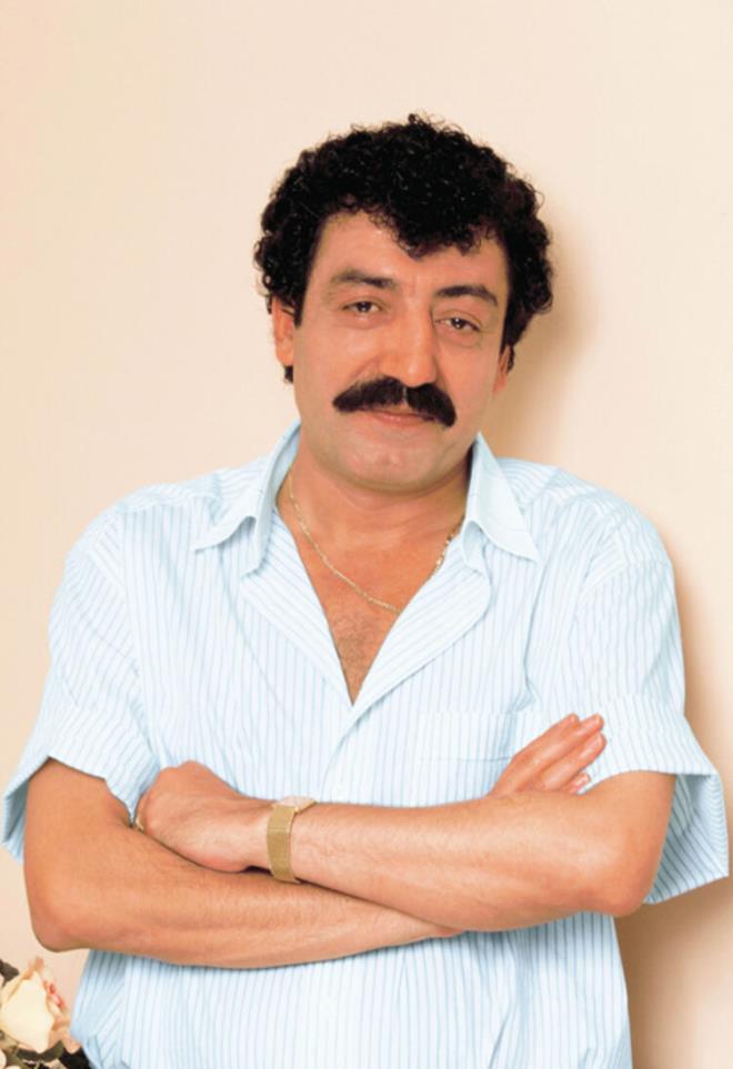 Arabesk mziinin nl isimlerinden Orhan Gencebay, Grses ile ilgili verdii bir rportajda, "Mslm Baba kendine has biriydi. Bu almaya arabesk dediler. Aslnda arabesk bilimsel olarak bir kategori deerlendirmesi deildir. Ama her eye ramen bir tanmdr. Mslm Baba, arabesk diye adlandrlan btnln ierisinde kendine has icrasyla fevkalade sevildi. Ben de kendisinin bu icrasn severdim." ifadelerini kullanmt.