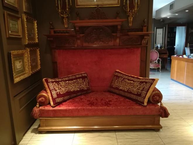 ensoy ayrca, bu haberleri tahta talip olan kiinin basna yanl lanse ettiini, kendilerinin tahtn II. Abdlhamit'e ait olduu bilgisini deil, o dnemde yaplm bir taht olduu bilgisini paylatklarn ifade etti.