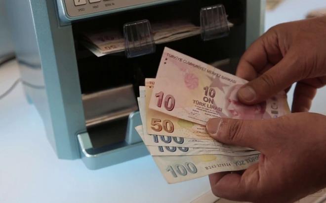TEB Bankas<br>    Emekli maa 2 bin 500 TL zerinde olup maan TEB'e tayarak bin 250 TL almaya hak kazanan emekliler, 10 emekliyi TEB Emekli Bankacl Ailesi'ne katarak toplam 2 bin 750 TL'ye varan promosyondan yararlanma imkanna sahip olacak.