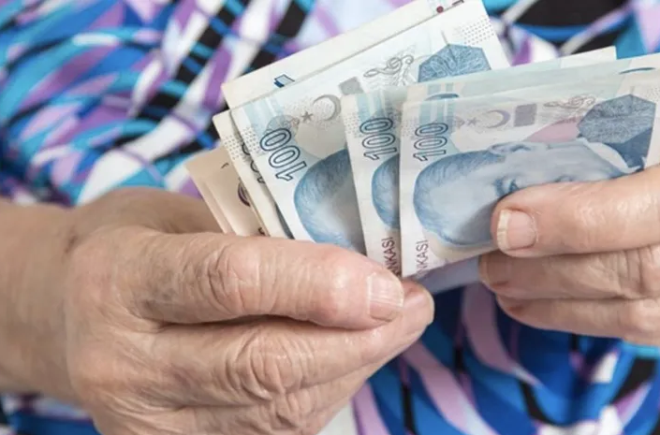 Halkbank ve  Bankas<br>    Vakfbank'tan promosyon cretlerine dair resmi bir aklama yaplmazken Halkbank ve  Bankas'nn uygulayaca promosyon cret tarifesi belli oldu. Halkbank'tan yaplan aklamaya gre promosyon tutar; 1.500 TL'ye kadar brt maalarda 500 TL, 1.500 TL-2.500 TL aras brt maalarda 625 TL, 2.500 TL ve st brt maalarda 750 TL olacak.