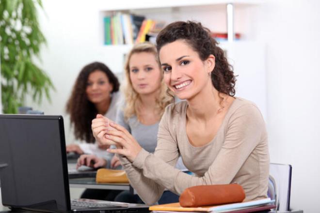 Devlet personel almlarna devam ediyor. Memur, szlemeli personel, ii, asker olmak iin alan ilanlarn takip edilmesi gerekiyor. Aile, alma ve Sosyal Hizmetler Bakanl devlette istihdam edilecek olan kiilere ilikin ilanlar ayor.    <br>te o ilanlar