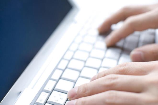 Cihaznz her zaman gncelleyerek, yaymlanan en son yazlm srmn kullanmalsnz. Bu sayede, uzun vadede daha byk sorunlarla karlamay nlersiniz. Tm dnyay etkileyen mehur WannaCry yazlm, gncelleme yklenmemi cihazlar nedeniyle yaylmt.