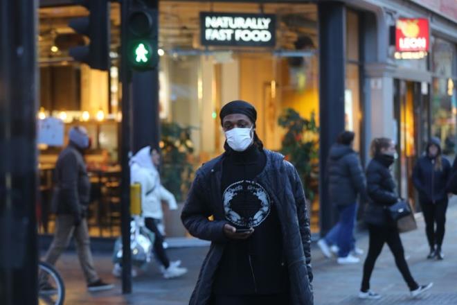 ABD'de �l� say�s� art�yor  <br>  Yetkililer, 18'i Washington, 2'si Florida ve biri California'da olmak �zere �lke genelinde Kovid-19'dan hayat�n� kaybedenlerin say�s�n�n 21'e ��kt���n� a��klad�. ABD Hastal�klar� Kontrol ve �nleme Merkezi (CDC) ise �in'in Vuhan kentinden tahliye edilen ve California a��klar�nda bekletilen 3 bin 500 ki�ilik yolcu gemisinde olanlar da dahil 33 eyalette koronavir�s tespit edilenlerin say�s�n�n 512'ye ula�t���n� bildirdi. Gemi bug�n Oakland kentine yana�acak ve gemideki Amerikal� yolcular askeri �slere g�t�r�lerek vir�s tespit edilenler 14 g�n karantinaya al�nacak.