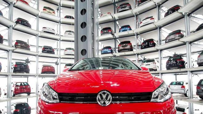 VOLKSWAGEN KAMPANYALARI  Eer 2 ya zeri bir Volkswagen Binek Ara modeline sahipseniz, ZUBZU mobil uygulamasn kullanarak bu indirimlerden faydalanabilirsiniz. Kampanya 31 Aralk tarihine kadar geerli olacak. Otomobilinizin yana gre motor ya ve lastik indirimi sunuluyor.