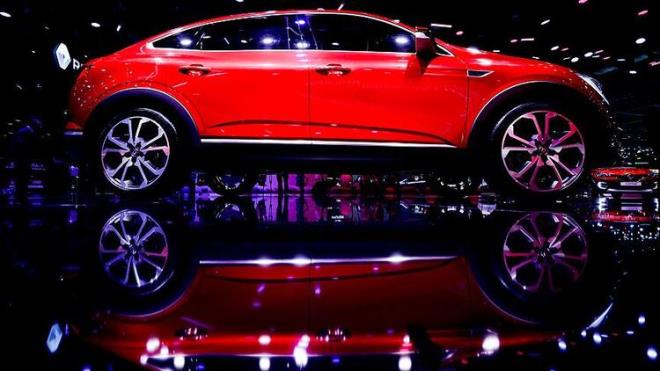 MEGANE Sedan 139.900 TL' den balayan fiyatlar ve 24.000 TL 12 ay %0 faiz frsatyla  <br>  lgili fiyat, snrl saydaki MEGANE Sedan Joy 1.3 TCe 140 bg otomobilin, perakende satn almnda geerlidir. Belirtilen fiyata kasko ve trafik sigortas dahil deildir. Finansman kampanyalar anlamal finans kuruluunun artlarna baldr. Kampanyal faiz oranlar Maxxi Koruma (Kredi Koruma Sigortas) ile birlikte geerlidir. Maxxi Koruma rnnn satn alnmad durumda, anlamal finans kuruluunun baz faiz oran uygulanr. Finansman kampanyalar birletirilemez. Kredi tahsis cretleri kredi bedeline dahil deildir.