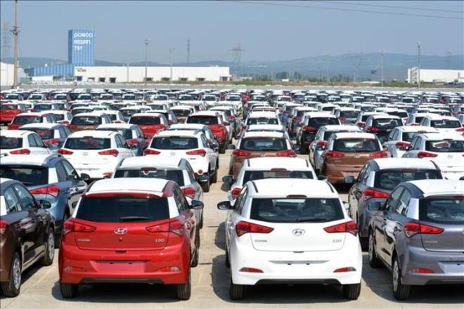 HYUNDAI KAMPANYALARI<br>  i20'lerde 5.000 TL'ye varan indirim ve yzde 0,99 faiz frsat,    KONA'da %0,99 faiz frsatyla. Hyundai Kasko alanlara 2.000 TL'ye varan indirim frsat,    TUCSON'da %0,99 faiz frsatyla. Hyundai Kasko alanlara 2.000 TL'ye varan indirim frsat,    ELANTRA'da %0,99 faiz frsatyla. Hyundai Kasko alanlara 2.000 TL'ye varan indirim frsat,    KOB ve iftilere zel 7.400 TL&#8217;ye varan ek indirim ve %0,99 faiz frsat sunuluyor.