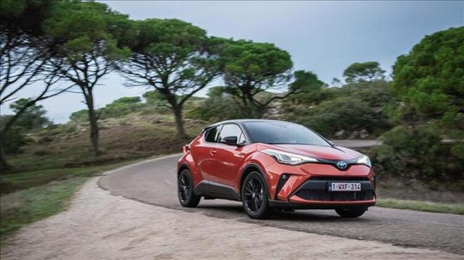 zel fiyatlarla Toyota plazalarda yeni sahiplerini bekleyen 2020 model yeni Toyota Corolla'lar 133 bin 100 TL'den, yeni Toyota Corolla Hybrid modelleri ise 186 bin 850 TL'den balayan fiyatlarla alclarn bekliyor.TV teviki kapsamnda olan 2020 model C-HR Hybrid 192 bin 950 TL'den, 2020 model ylna ait Yaris 104 bin 700 TL'den, Yaris Hybrid 162 bin 50 TL'den ve 2020 model Toyota C-HR'n benzinli seenekleri de 171 bin 250 TL'den balayan anahtar teslim fiyatlarla kampanyaya dahil oluyor.Yzde 0,96'dan balayan finansman oranlar ve her bteye gre ekillendirilebilen 60 aya varan vade seenekleri ile Toyota'nn mart kampanyasndan yararlananlar iin markas ne olursa olsun eski aralarn deitirip yeni bir Toyota almak isteyenlere "takas" olana da tannyor.Toyota, yeni devreye ald program ile 5 yl veya 100 bin kilometreye (hangisi nce dolarsa) kadar uzatlm garanti de sunuyor.