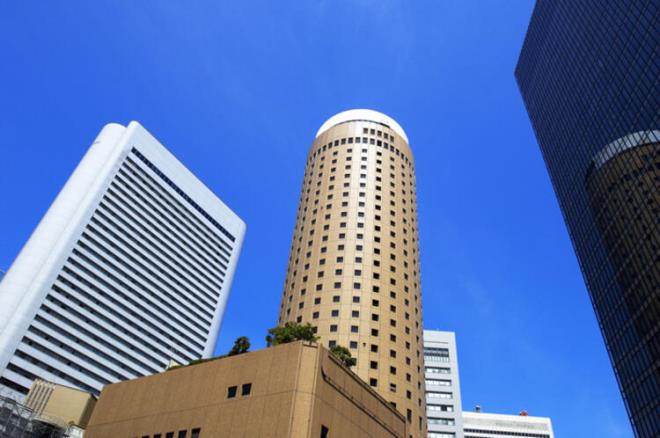 8- JPMorgan Chase/ABD<br>  JPMorgan Chase, finans sektrnde en gelimekte olan ve popler ABD bankalarndan biridir. Bu irket 2000 ylnda birka byk bankann birlemesi sonucu kuruldu. JPMorgan Chase HQ, Manhattan, New York'ta yerlemektedir. Dnyann en byk yatrm irketlerinden biridir.Marka deeri toplam 31,250 dolar.