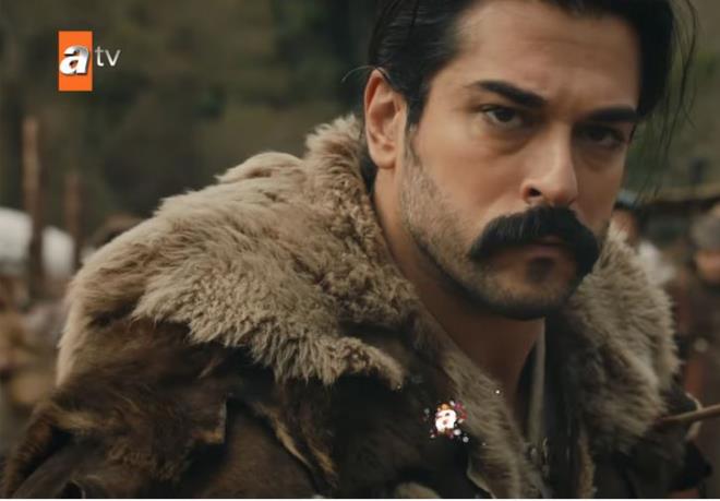 Son olarak Kurulu Osman dizisine Yurdaer Okur, Burak elik ve ar ensoy&#8217;un ardndan diziye iki isim daha katlmt. Tolga Akkaya, Dumrul karakterine hayat verirken Atilla Gzel ise Ayaz karakteriyle boy gsterdi.