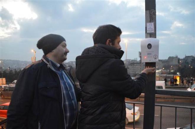 Metrobse binen baz vatandalarn maske takp el dezenfektan kulland grld.