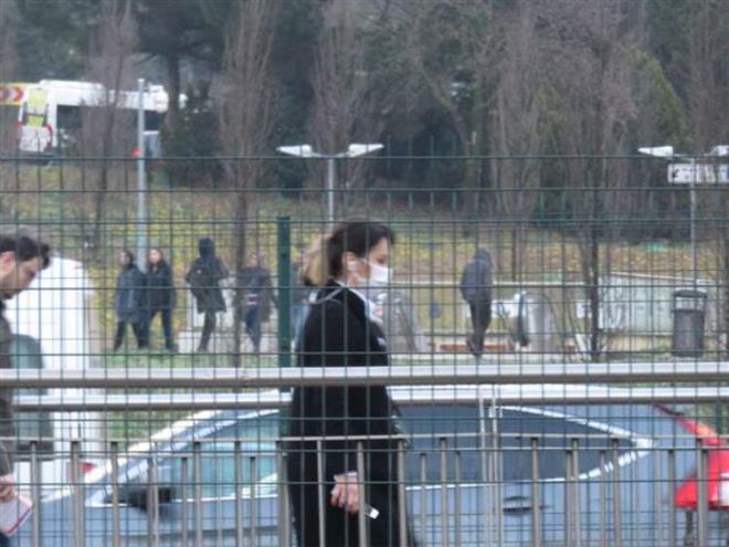 Kresel salgnlarn kanlmaz taraflar olduuna dikkati eken Koca, yle devam etti:"nsanlarn lkeden lkeye her an hareket halinde olduu bir dnyada diren hangi dzeyde, tedbirler hangi keskinlikte olursa olsun baz sonular nlemek maalesef mmkn deil. Eer dnyayla ilikimizi tmden kesmi olabilseydik u an karnzda olmazdm.