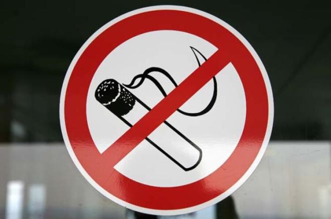 Kt alkanlklar<br>  Sigara ve alkol gibi baz alkanlklarn zararlar herkes tarafndan bilinmektedir. Sigara hem lokal etkisi ile st solunum yolu ve az blgesinde enfeksiyonlara ak bir ortam yaratacak hem de sistemik etkileri ile kiinin baklk sistemini olumsuz etkileyecektir. Benzer ekilde belirli miktarn zerinde alkol tketimi de baklk sistemini basklayarak hastalklara uygun bir ortama neden olacaktr.