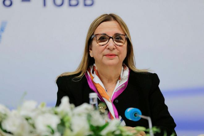 Koronavirs frsatlarna 81 ilde operasyon<br>  Ticaret Bakan Ruhsar Pekcan, Trkiye'de ilk vakann grlmesinin ardndan maske, gda ve kolonya sektrnde frsatlk yapanlara kar harekete geildiini duyurdu. Bakan Pekcan, "81 ilde e zamanl olarak, fiyat art tespit edilen maske ve gdalarla ilgili denetimlere baladk" dedi.