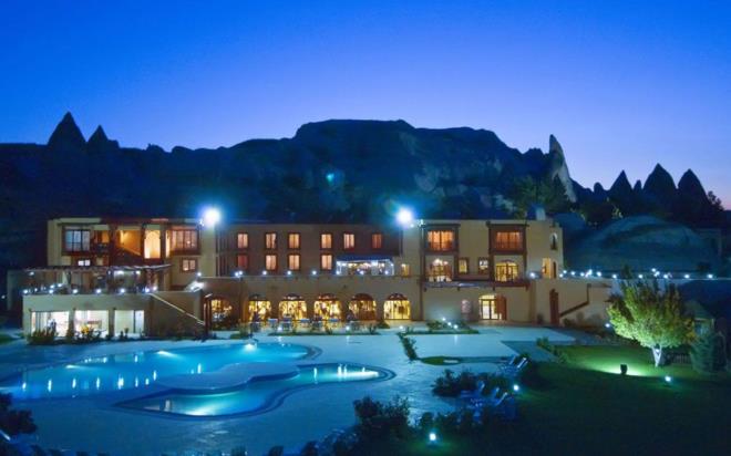 Turizm blgelerinde otellerin sezon al 1 ay ertelendi<br>  TRKYE Otelciler Federasyonu (TROFED) Bakan Sururi orabatr, btn dnyada panik etkisi yaratan koronavirs nedeniyle, tatil rezervasyonlarnda yavalama olduunu, bu yzden Trkiye'deki turizm blgelerinde nisan ay banda alacak otellerin, allarn nisan sonuna ertelediini aklad. orabatr, ak otellerde ise tedbirlerin en st seviyede olduunu syledi.