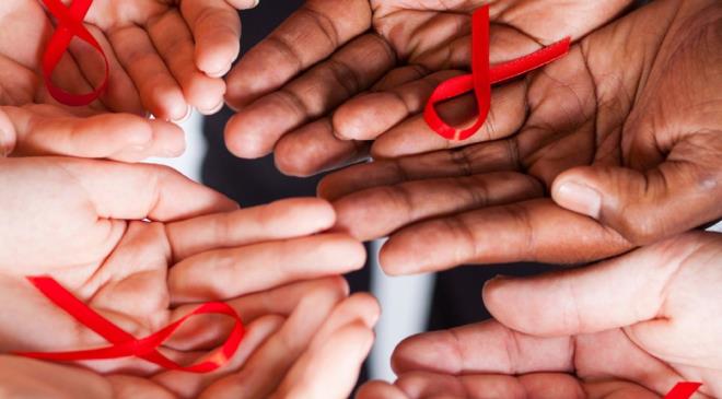 HIV/AIDS  <br>  Edinilmi baklk eksiklii sendromu ya da genel olarak bilinen ksaltmasyla AIDS halen dnyada aktif haldeki pandemi salgnlarnn banda geliyor.    Dnya Salk rgt verilerine gre ilk kez 1976 ylnda karlalan hastalk 1981?den bu yana en az 31 milyon can ald.