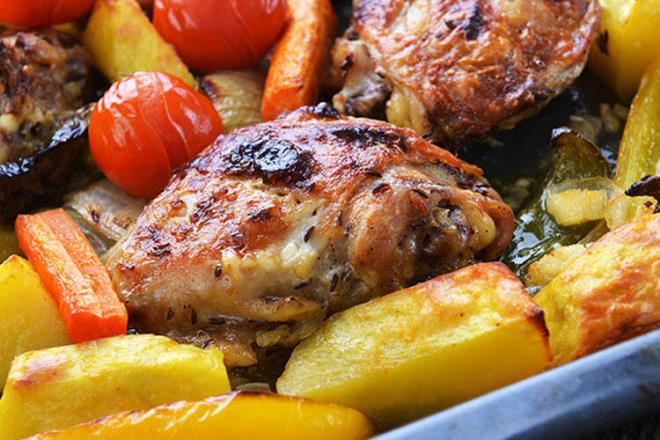 Hastalara tavuk suyuna orba iirilmesi tesadf deil zira pimi tavuun 100 gram 1 miligram inko ieriyor. O halde k sofrasna ok uygun salkl ve lezzetli bir tavuk yemei bu akam iin iyi bir seenek olabilir.