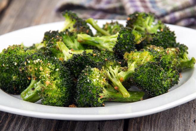 Brokoliyi de inko kayna olarak tketebilirsiniz. i brokolinin 100 gramnda 0,77 miligram, pimi brokolinin 100 gramnda ise 0,54 miligram inko var. Tarifimiz de hemen aada.