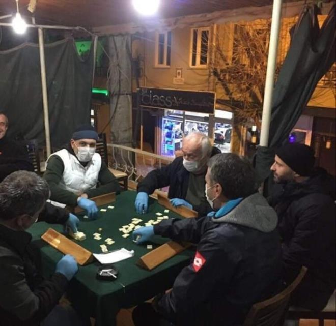 Mterilerimiz de bu uygulamaya son derece scak baktlar. Bence bu uygulama lkemize de rnek olmal. Ayrca oyun aletlerini de dezenfekte ediyoruz. Halk sal bizim iin ok mhim&#8221; diye konutu.