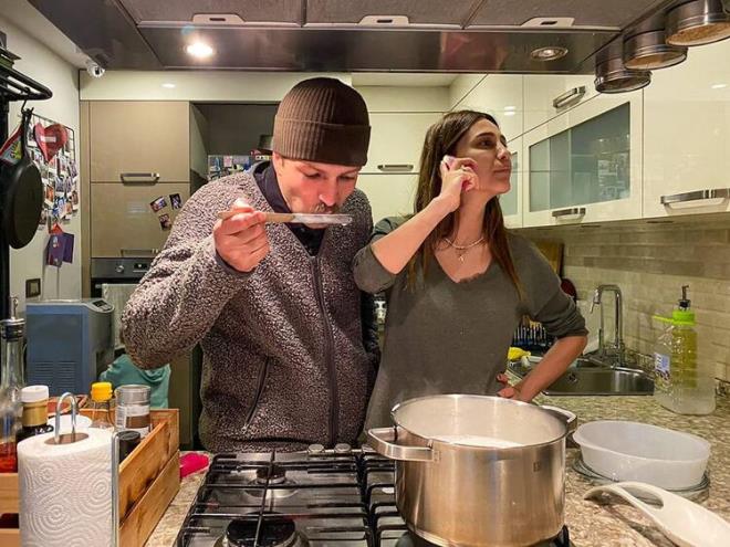 LKER KIZMAZ  Aslya evde yourt yaptran virs bize neler yaptrr