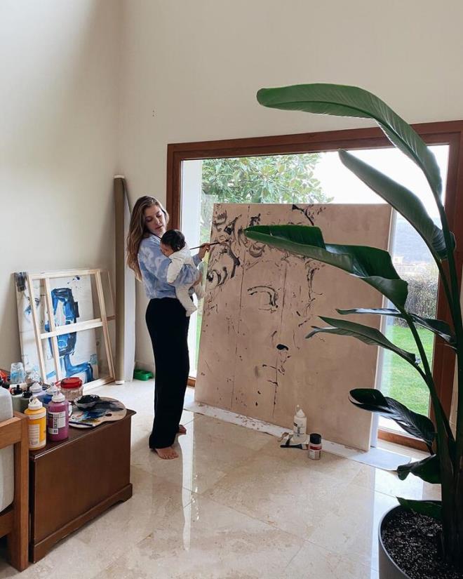 GAMZE EREL  Siz de evdesiniz deil mi?