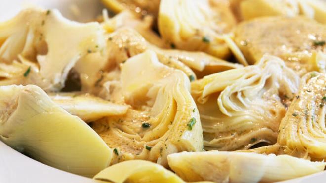 Karacier dostudur. Karacieri glendiren enginarn tketimi arttka baklk sistemi de glenir. Enginar ayrca kan temizleme zelliine de sahiptir. Bu gnlerde bol bol enginar tketmekte fayda var.