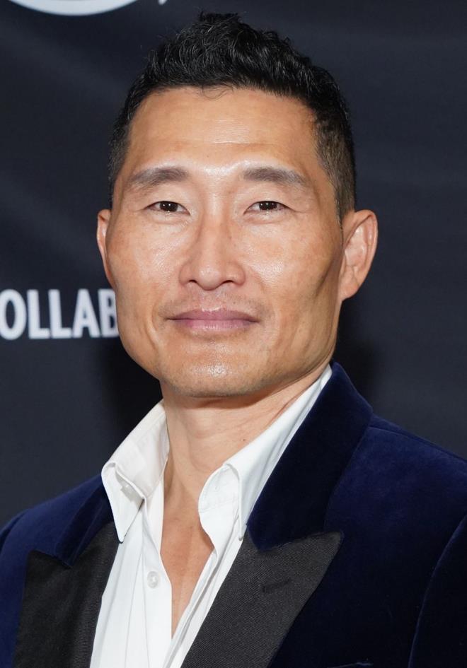 51 yandaki oyuncu yapt aklamada, virs iin tanlama yolculuuna baladn ve halkn izolasyon ynergelerini izlemesini istediini dile getirdi.