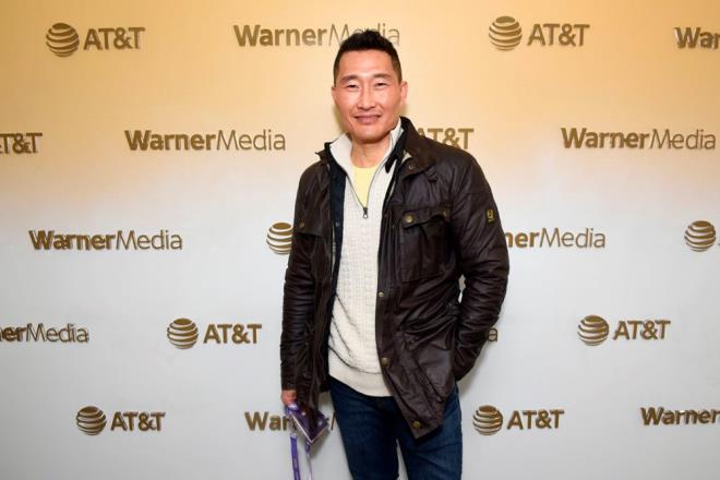 Yeni projesinde ironik bir ekilde, bir grip salgn srasnda hastalara yardm etmek zere ie alnan bir doktoru oynadn belirten nl oyuncu, gerek hayattaki salgn haberleri arttnda, Hawaii'deki ailesinin yannda dndn dorulad.