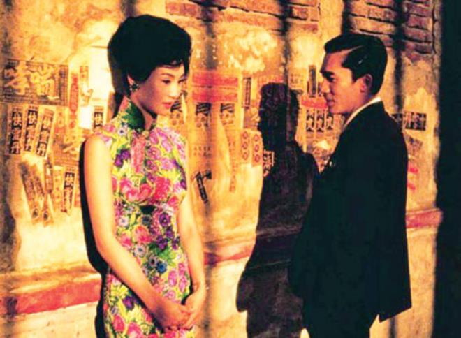 1. Ak Zaman / In The Mood For Love  <br>    Hzn ki en ok yakandr onlara&#8230;  <br>60&#8217;larn ba, Hong Kong... Eleri iteyken birlikte zaman geiren ve giderek birbirlerine tutkuyla balanan bir kadn ve erkek. Lakin evliliklerine ihanet etmek istemezler ve kendilerini vicdani bir hesaplamann iinde bulurlar. Wong Kar-wai&#8217;nin bu unutulmaz klasii, sinema tarihinin en hznl yapmlarndan biridir.