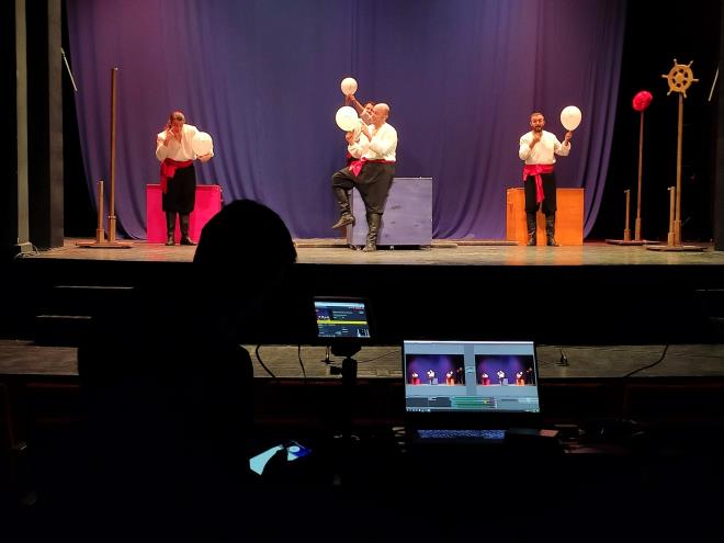 Bursa Bykehir Belediyesi, in&#8217;de balayp, dnyay etkisi altna alan ve Trkiye&#8217;de de lmlere yol aan korona virsne kar her trl tedbiri alrken, vatandalarn zamanlarn evlerinden kmadan geirmeleri amacyla farkl uygulamalara imza atyor. Bykehir Belediyesi Kltr ve Sosyal ler Dairesi Bakanl da 20 Mart ocuk ve Genlik Tiyatrolar Gn&#8217;nde ocuklar iin ok anlaml bir etkinlie imza att.