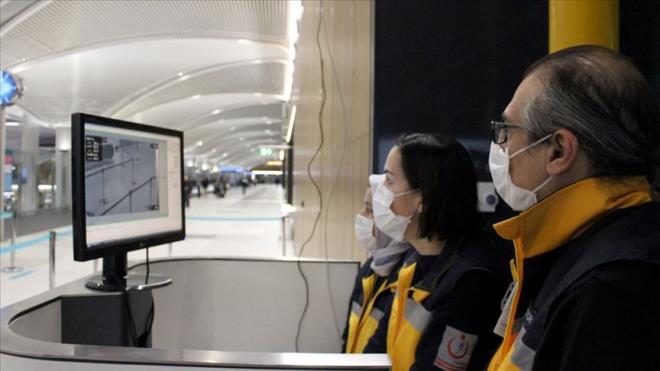 Kamu grevlilerine yurt d yasa<br>    Hfzsshha Kanunu 282. maddesine gre 3 bin 150 TL para cezas ya da Kabahatler Kanunu&#8217;nun 32. maddesine gre 392 TL para cezas uygulanacak.