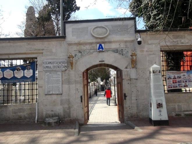 Camiye gitmekte srar edene de ceza geliyor<br>    -Diyanet leri Bakanl corona virsn yaylma tehlikesine kar alnan nlemlerin zafiyete uramamas iin cuma gn ve kandil gecesi camilerin kapatlacan aklad.