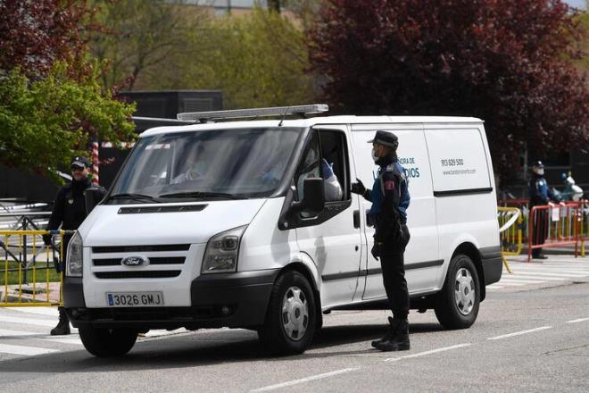 Huzurevlerinde koronavirs tespit edilmesinin ardndan alanlarn tesisleri terk ettii akland.