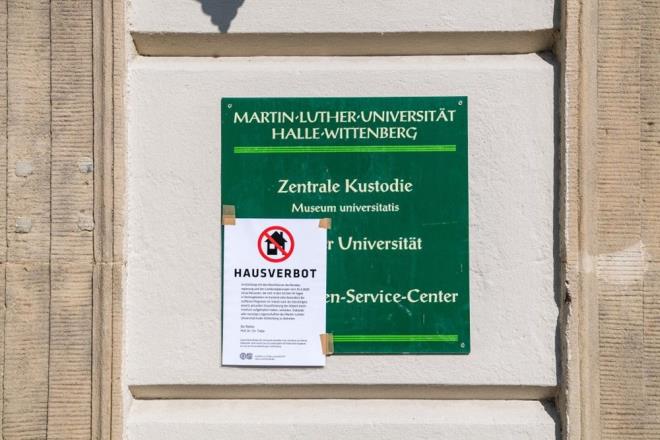 BAZI EYALETLER YURTDIINDAN HASTA ALACAK    Almanya&#8217;daki baz eyaletler, salgndan byk lde etkilenen talya ve Fransa&#8217;dan tedavi etmek iin virs tayan hastalar kabul edecek.    Mecklenburg-Vorpommern eyaleti 6, Hessen eyaleti 14 ve Berlin eyaleti 5 hasta getireceini aklarken; Aa Saksonya eyaletinin Salk Bakan Carola Reimann da bu lkelerden Kovid-19 hastas almaya hazr olduunu bildirdi.    Daha nce Saksonya eyaleti, talya'dan 8 hastay kabul etmiti.