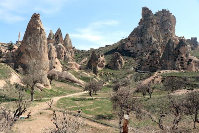 Kltr ve Turizm Bakanl tarafndan Kapadokya Blgesinde bata Greme Ak Hava Mzesi, Paabalar ren yerlerini, Hacbekta Veli Mzesi ve yeralt ehirleri ziyarete kapatlmt.