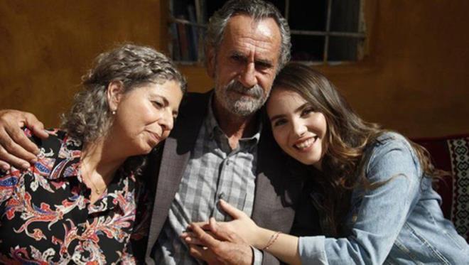 Star TV ekranlarnda yaymlanan Gvercin dizisinin final kararnda da koronavirsn etkili olduu iddia edildi. Dizinin dk reytingler yznden final karar ald sylense de kulislerde corona virs korkusunun bu kararda etkili olduu konuuluyor.