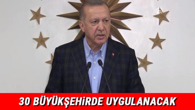 TE ERDOAN'IN AIKLAMALARINDAN SATIR BALARI:   <br>  Aziz milletim sizleri en kalbi duygularma selamlyorum. Dnyann tamamn etkisi altna alan covid-19 hastal giderek yaygnlayor ve giderek daha fazla can alyor. lkemizde de maalesef 92 can kayb vardr. Hibir musibetin bizim gcmzden byk olmad inancyla mcadelemiz kararllkla srdryoruz. daha ok fedakarlk yapmak gereken bir dneme girdik. u hususlar asla aklmzdan karmamalyz. Rehavete kaplmayacaz nk karmzdaki tehdit ok ciddidir. Panie asla kaplmayacaz. nk salam bir mcadele yrtyoruz. Bir yandan devlet olarak tedbirleri alacaz vatandalarmz da bireysel tedbirleri alacak.<br>    Tm tedbirleri titizlikle uyguladmzda bu riskin stesinden en ksa zamanda gelebileceimizi gryoruz. Trkiye bu salgna olabilecek en hazrlkl ekilde yakalanmtr. la ve gda konusunda hibir skntmz yoktur. retim ve tedarik zincirleri aksaksz alyor. Stokuluk yapanlar, kara borsa yapanlar var. Sakn bunlara aldanmayn. Btn gvenlik gleriyle srtlarndayz.