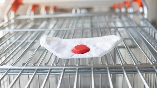 nk marketlerde her ne kadar sosyal mesafe kural olan 1-1,5 metre mesafeyi korumaya tevik edilse de kimi zaman raflardan rn seerken dier mterilerle, kasada deme yaparken kasiyerle ya da reyonlarda reyon grevlileri ile istemeden ya da farknda olmadan anlk da olsa yakn temas kurabileceimiz alanlar var.